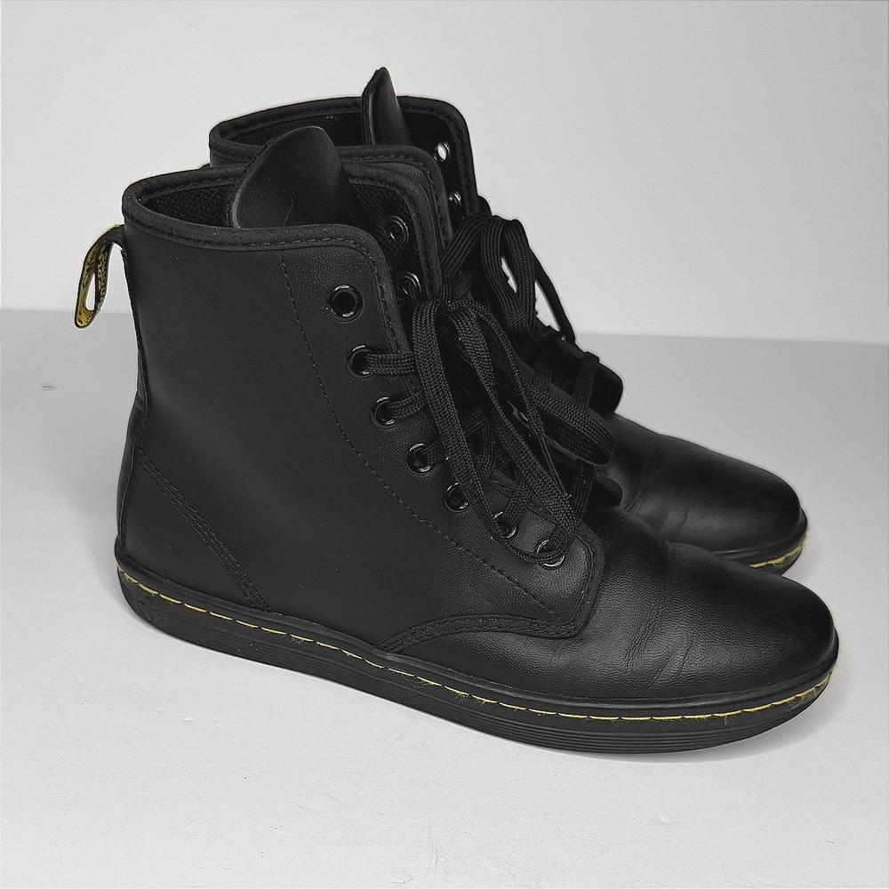 Dr. Martens Shoreditch Soft Matte Black Combat Boots Women's Size 7 Grunge